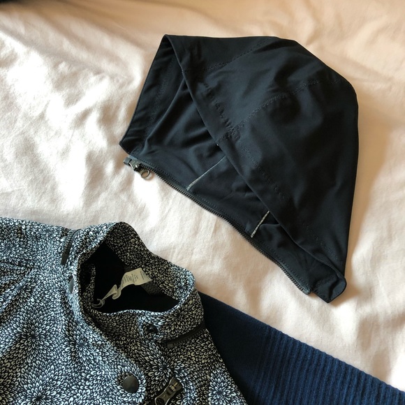 Lululemon Jacket with Removable Hood Size 4 - Picture 8 of 12